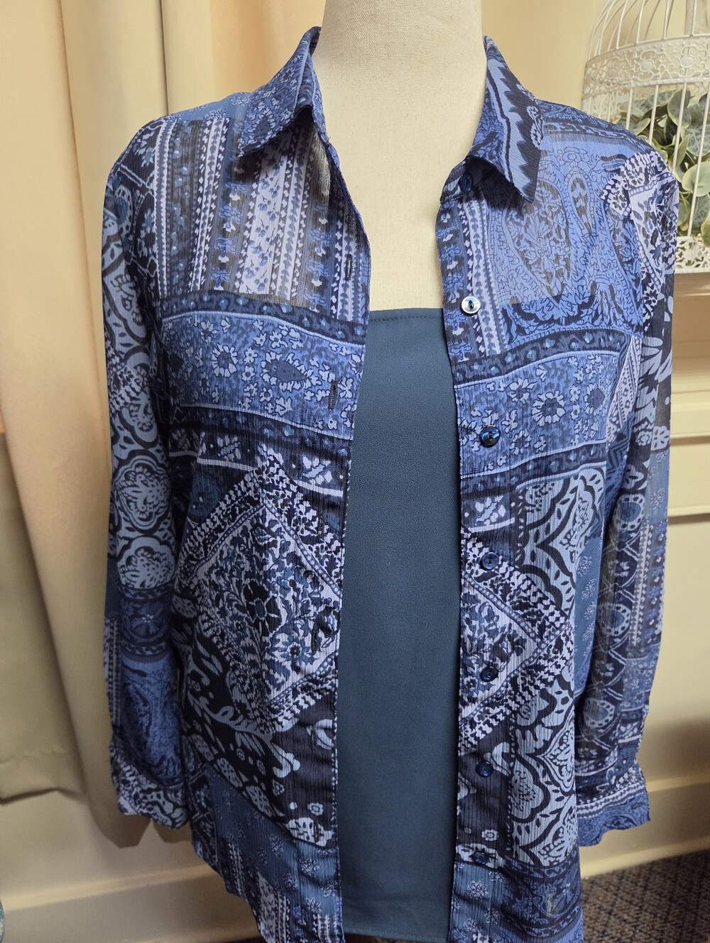 Coldwater Creek Blue Paisley Patchwork Button-Down Shirt Size Medium - Picture 2 of 9